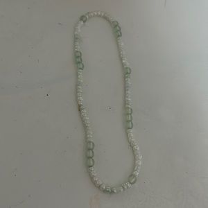 Green pearl choker